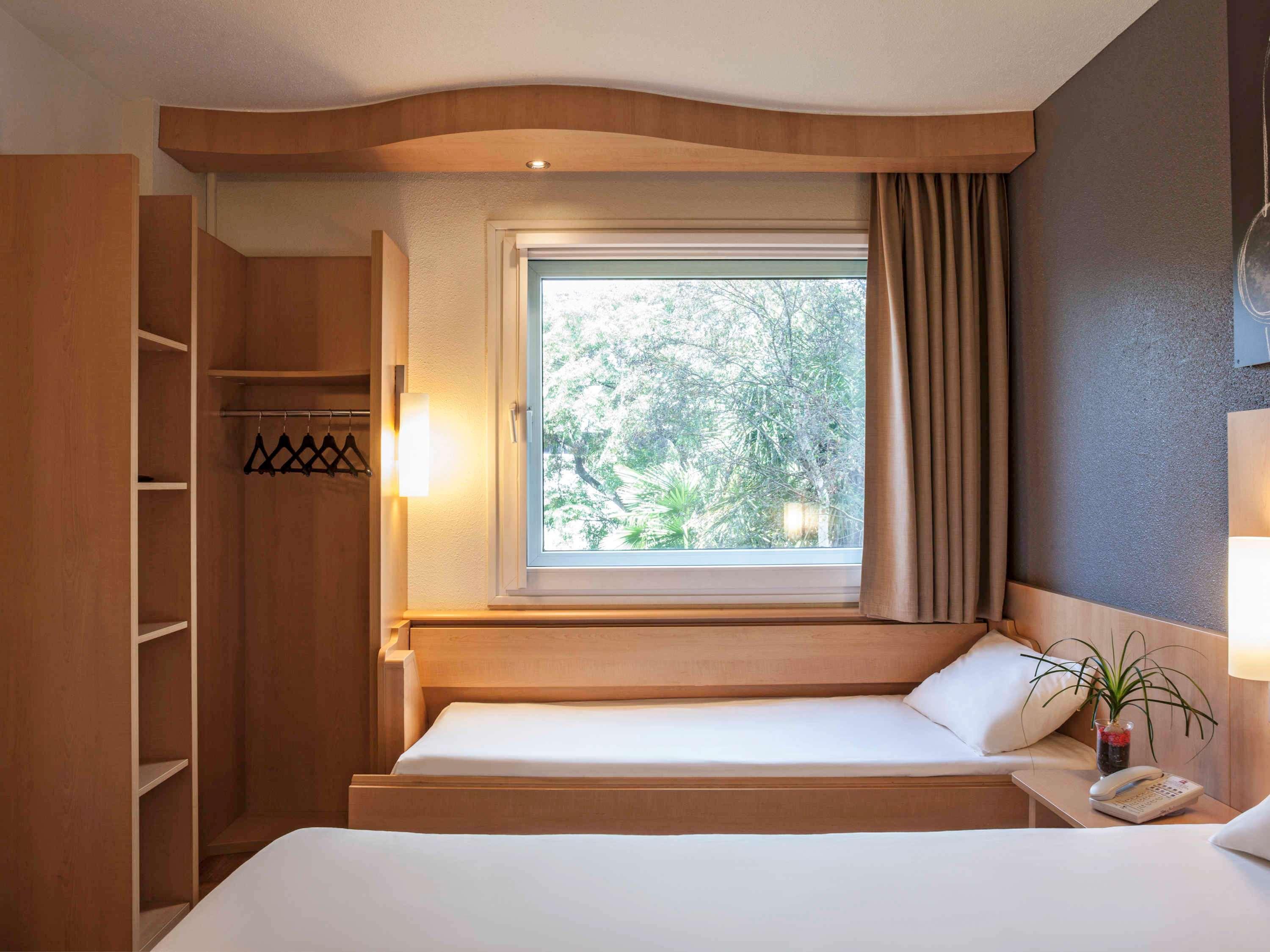 Ibis Cornella Hotel