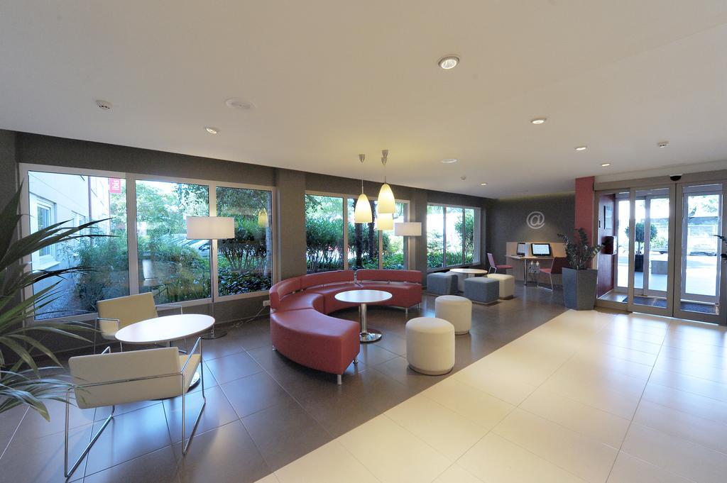 Ibis Cornella Hotel 2*