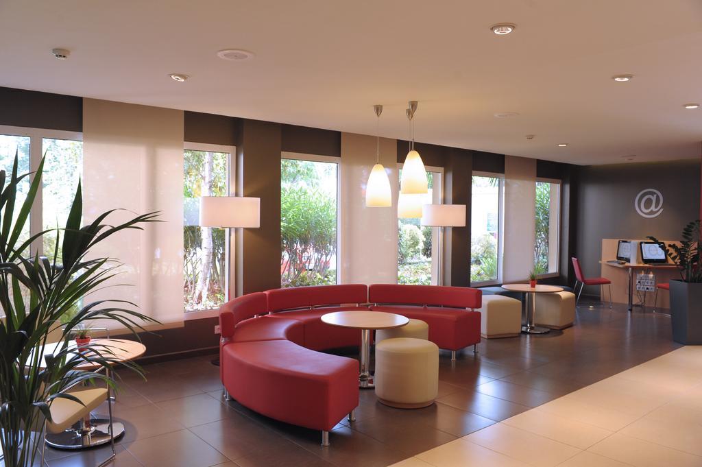 Hotel Ibis Cornella 2*